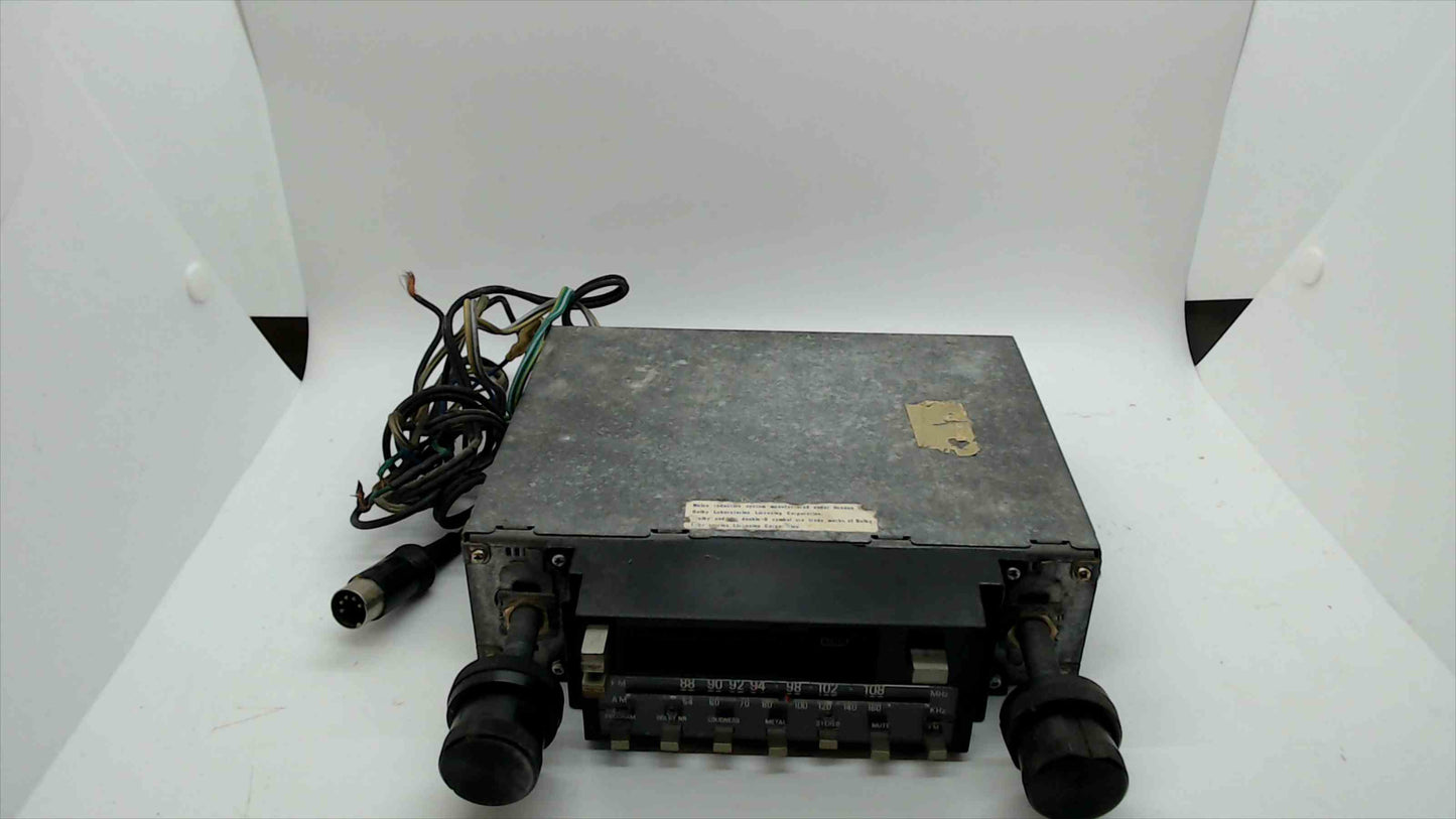 Vintage AM/FM Radio