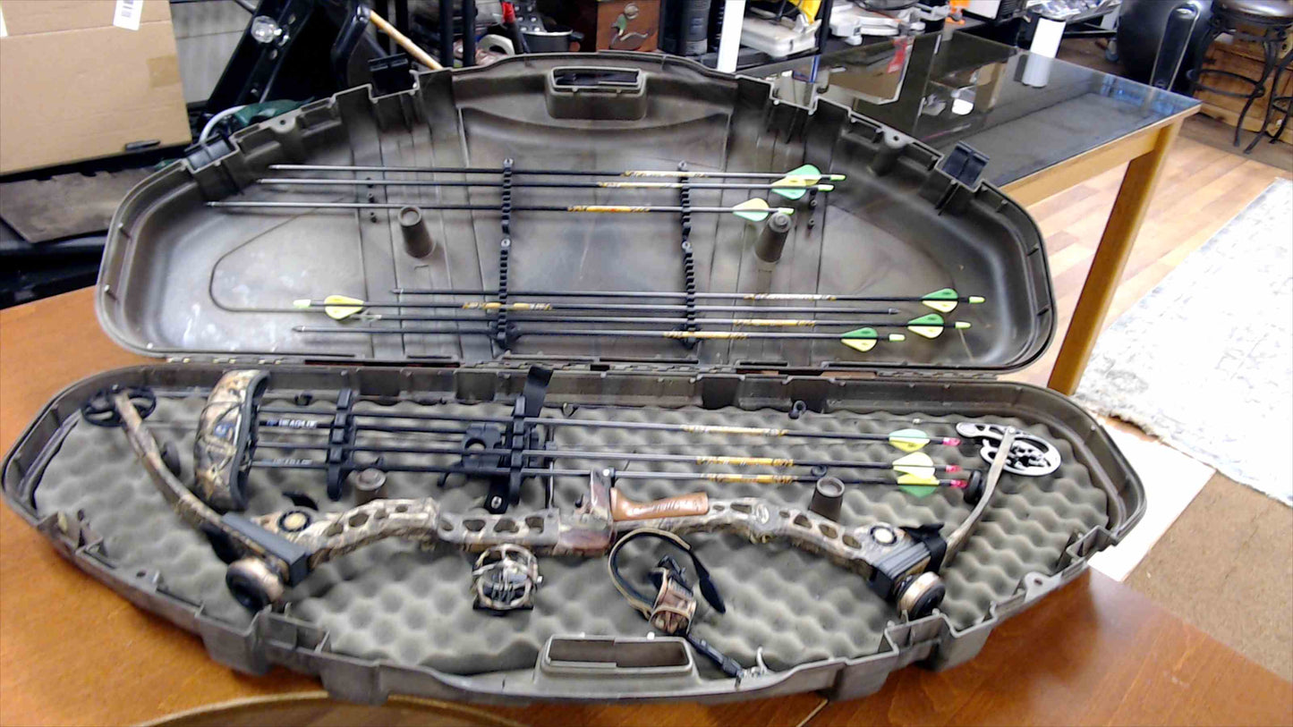 Matthews Solo Cam Compound Bow with Case Used, Hunt Ready in Excellent Condition