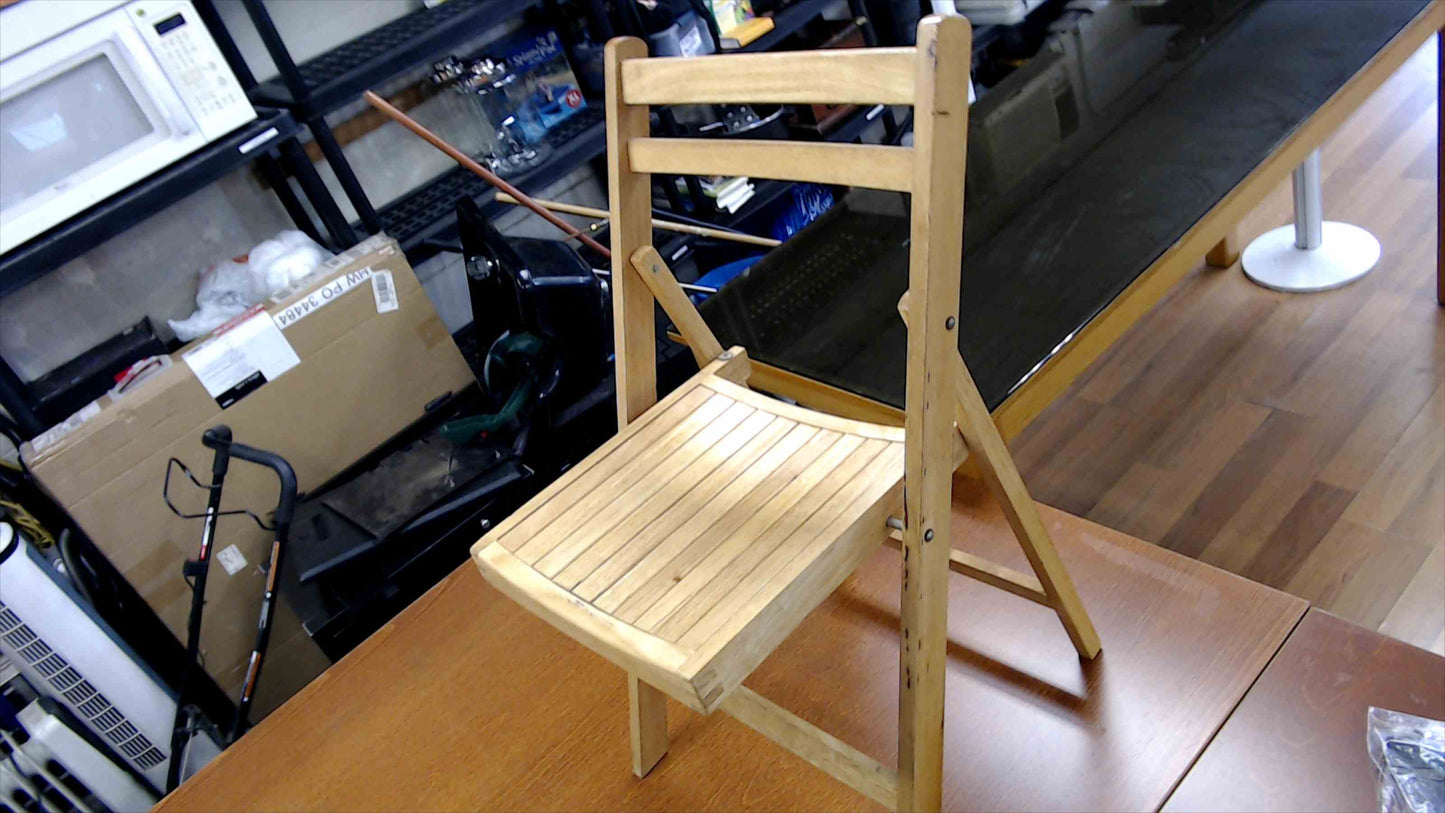 Foldable Wooden Slat Seat Chair – Compact, Lightweight, Natural Finish, Used