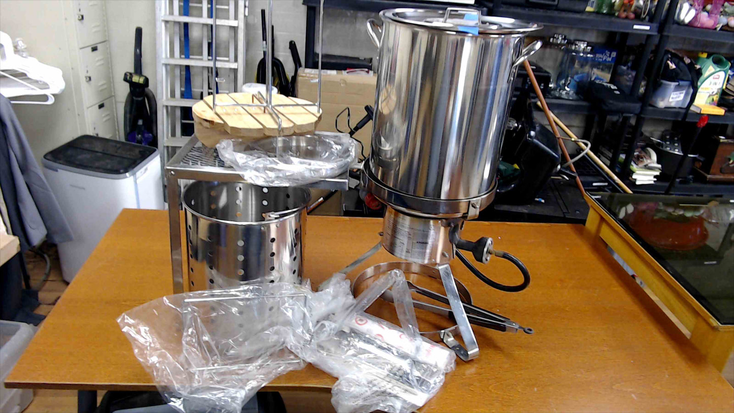 Complete Stainless Steel Crab Steaming Kit with Propane Burner – Gently Used