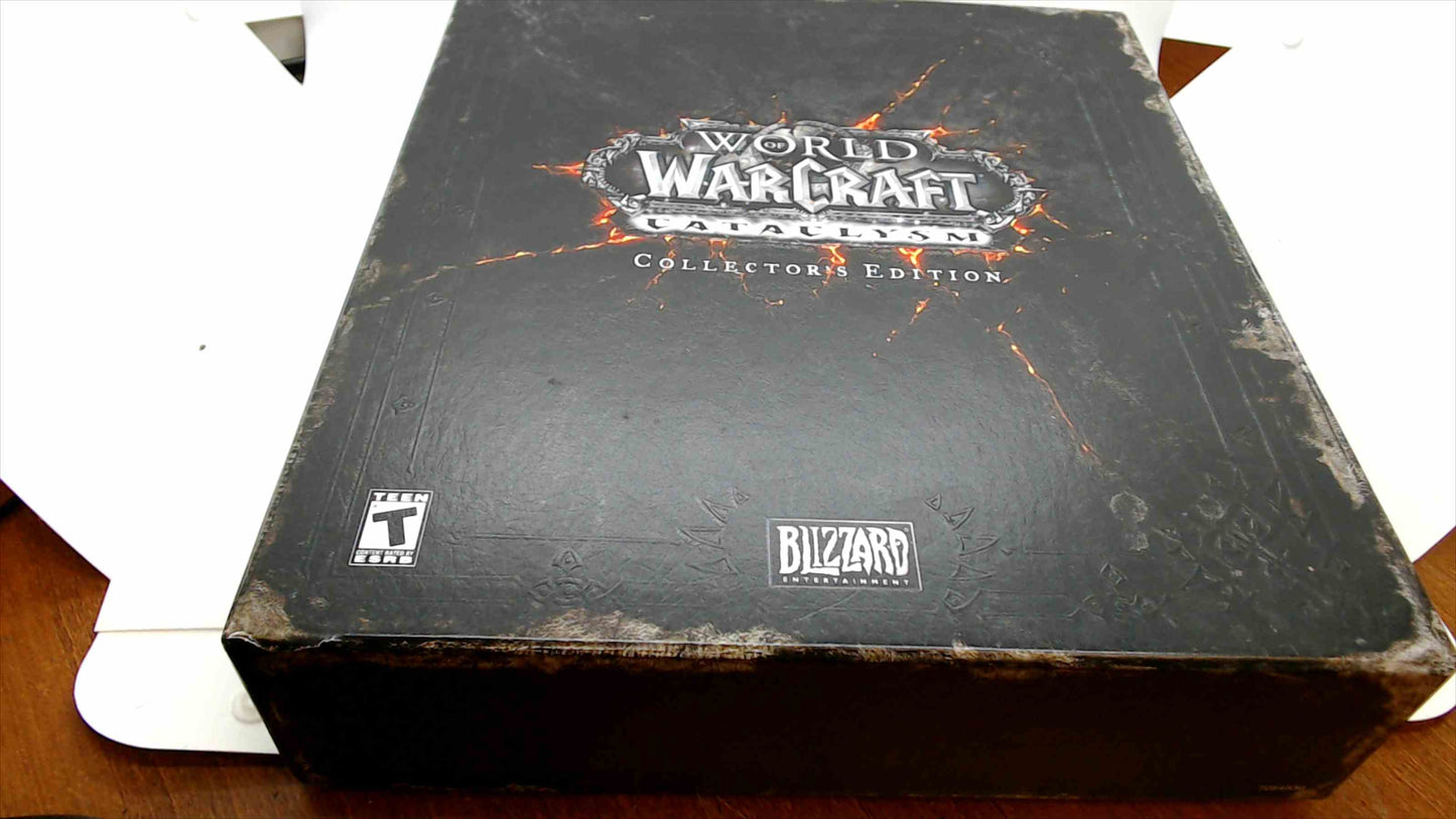 World of Warcraft: Cataclysm Collector’s Edition – Art Book, Game Disc, TCG Cards – No Usable Key