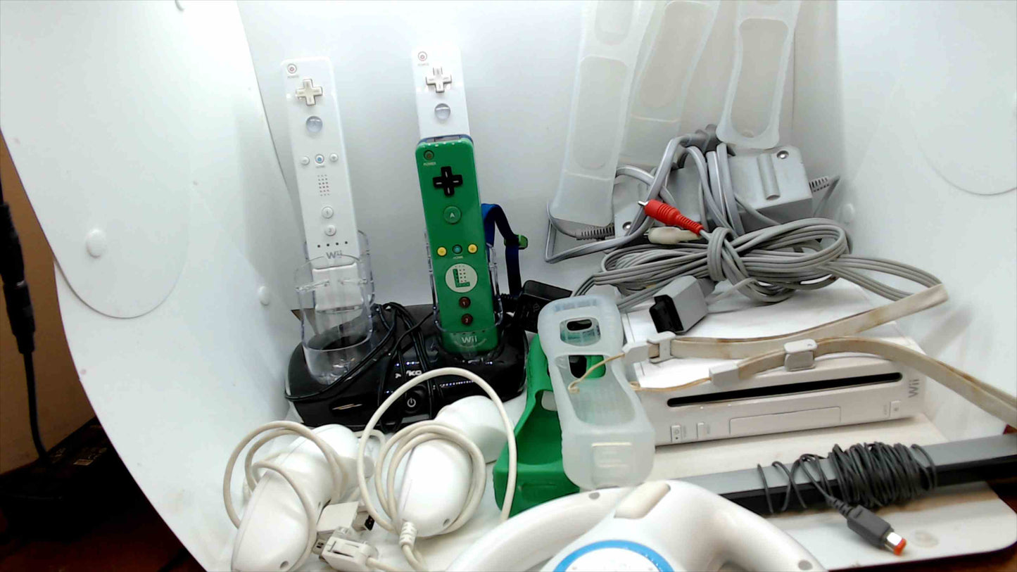 Nintendo Wii Console Bundle RVL-001 White w/ Controllers & Accessories