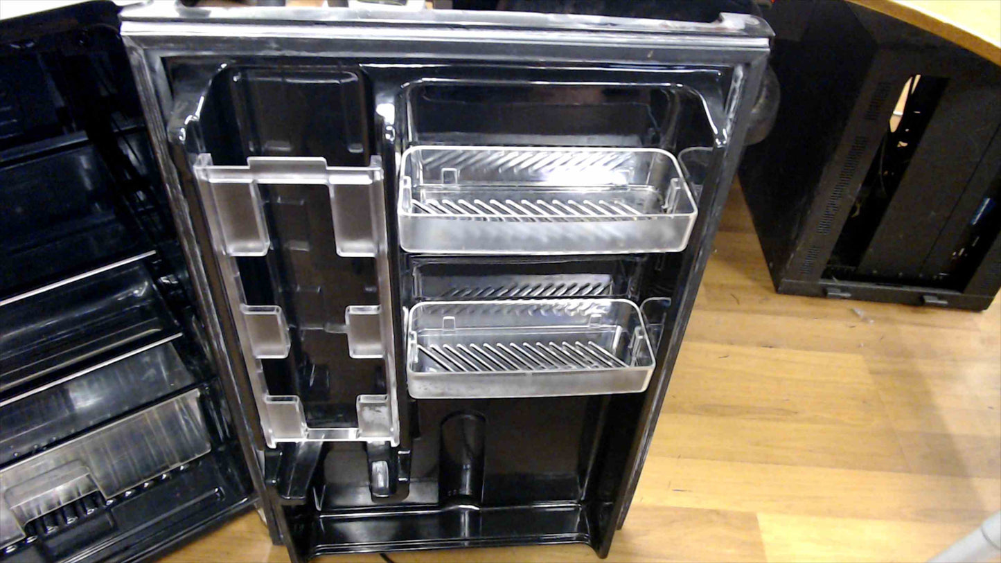 SANYO SR-4911M Compact Mini Fridge w/ Door Storage & Lock – Tested & Working