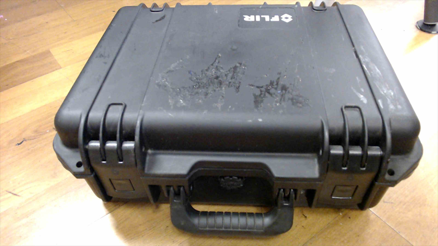FLIR ThermaCAM E45 Infrared Camera Kit – Case, 2 Batteries, Cables & Software (No Charger)