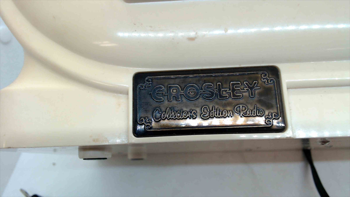 Crosley CR-3 “Collector’s/Limited Edition” AM/FM Radio & Cassette – Cream – AM Works, FM Not Working