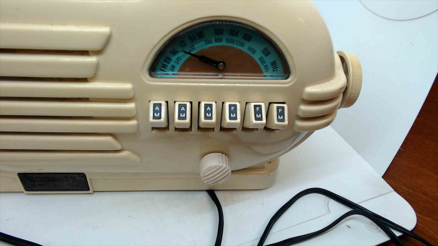 Crosley CR-3 “Collector’s/Limited Edition” AM/FM Radio & Cassette – Cream – AM Works, FM Not Working