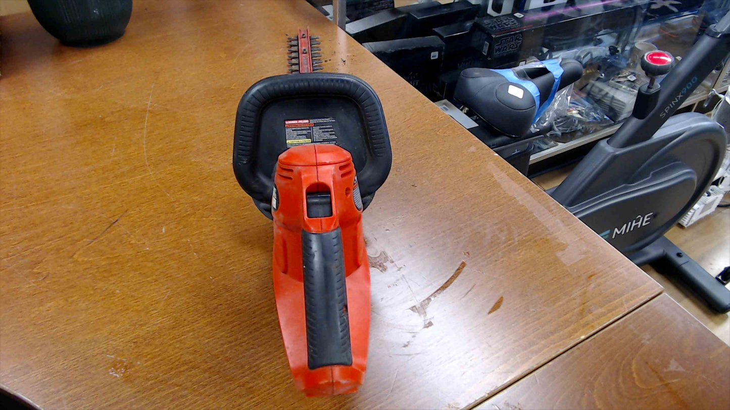 Black & Decker HT012 22" Electric Hedge Trimmer – 3.2A, 3400 CPM – Tested & Working