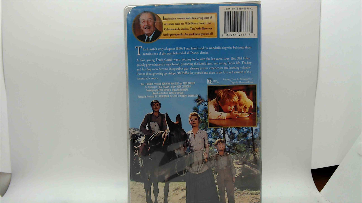 Disney’s Old Yeller — VHS (Walt Disney Family Film Collection) Clamshell — Excellent Condition