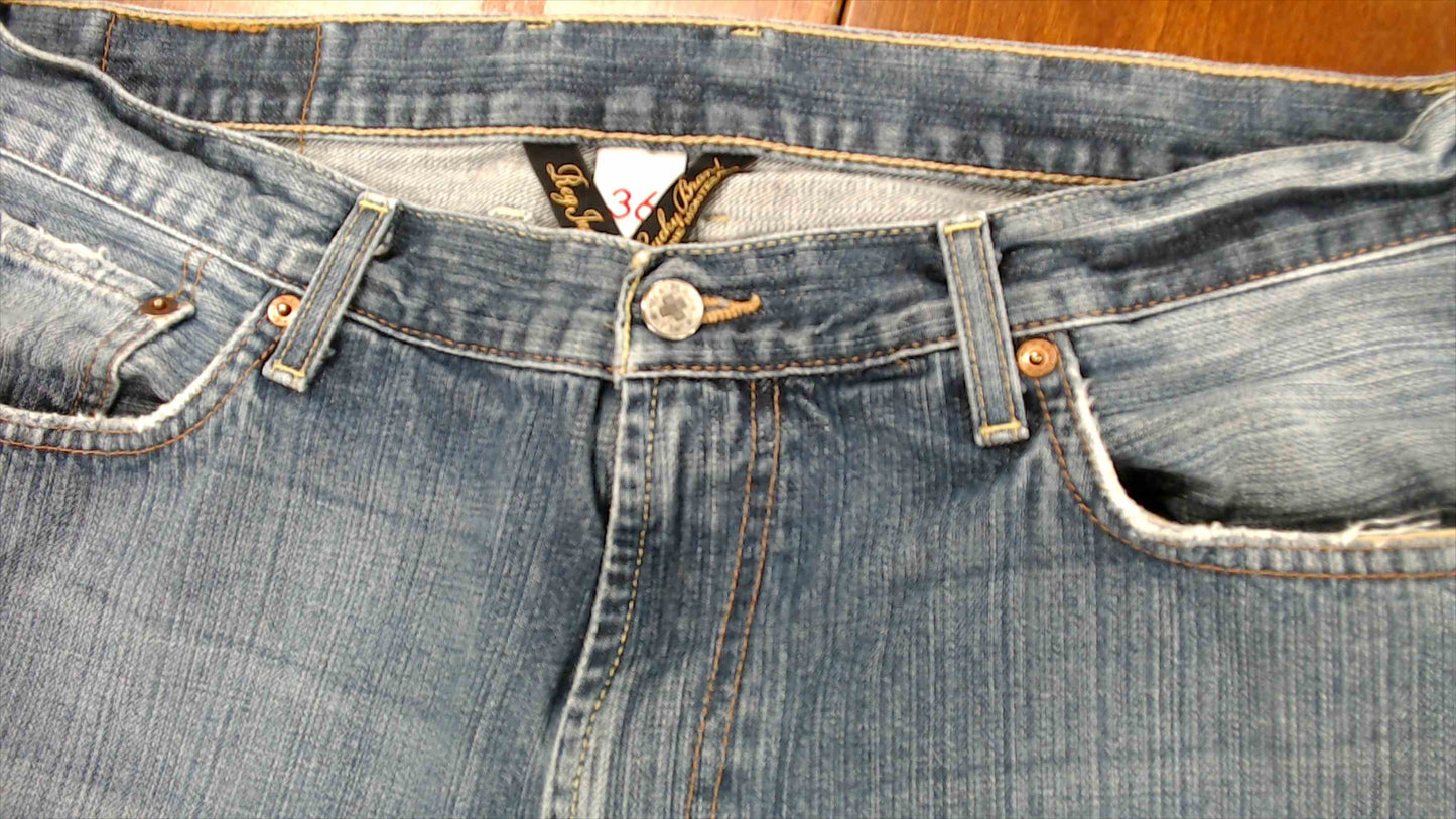 Lucky Brand Dungarees by Gene Montesano Men’s Jeans – Classic Fit, Regular Length, Size 36, Medium Wash