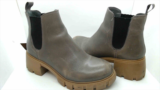 Steve Madden Chelsea Lug Sole Boots - Womans Size 7