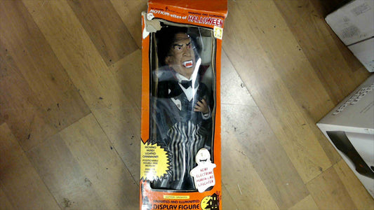 Vintage Telco Motion-ettes Animated Dracula Halloween Display – Excellent Condition Unused in Damaged Box