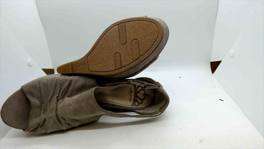 Fergalicious by Fergie Women’s Size 9 Gray Peep-Toe Wedge Sandals