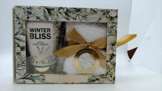 Winter Bliss Scented Foot Cream & Ultra Plush Socks Gift Set – New in Box