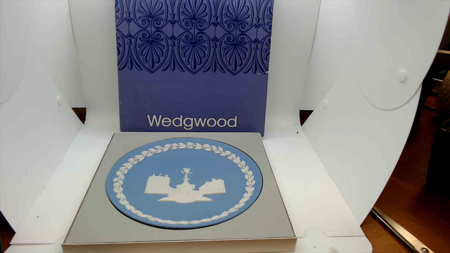 1971 Wedgwood Christmas Plate – Piccadilly Circus – Made in England – New in Box
