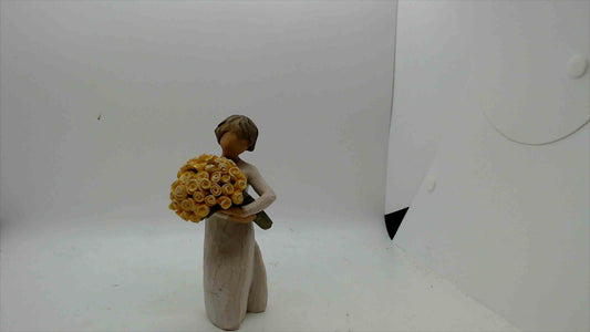 Willow Tree Figurine – Good Cheer with Yellow Rose Bouquet by Susan Lordi