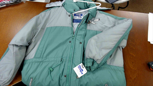 Vintage Philadelphia Eagles Chalk Line NFL Puffer Jacket w/ Detachable Hood – Size Medium, NWT