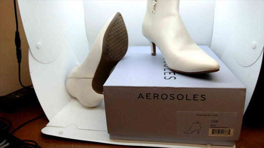 Aerosoles Edith Eggnog White Ankle Boots – Women’s Size 7.5W Wide, Kitten Heel