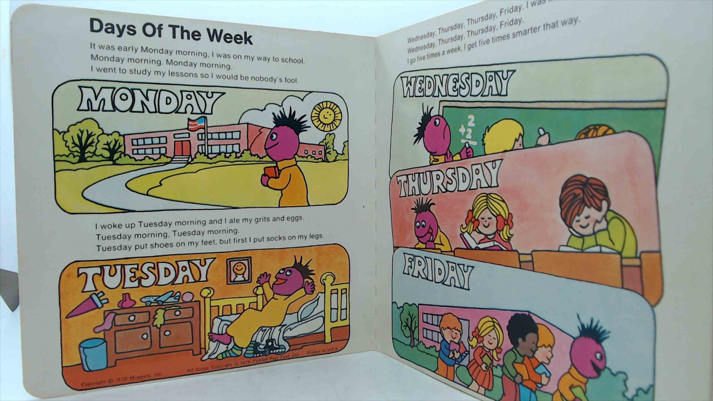 Sesame Street Roosevelt Franklin “Days of the Week / Mobity Mosely’s Months” 45 w/ Picture Book (1970) – Columbia Book & Record Library CC75012