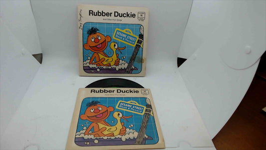 1970 Sesame Street “Rubber Duckie” Book & 45 RPM Record – Columbia CC 75007 (Ernie, Bert & Gordon)