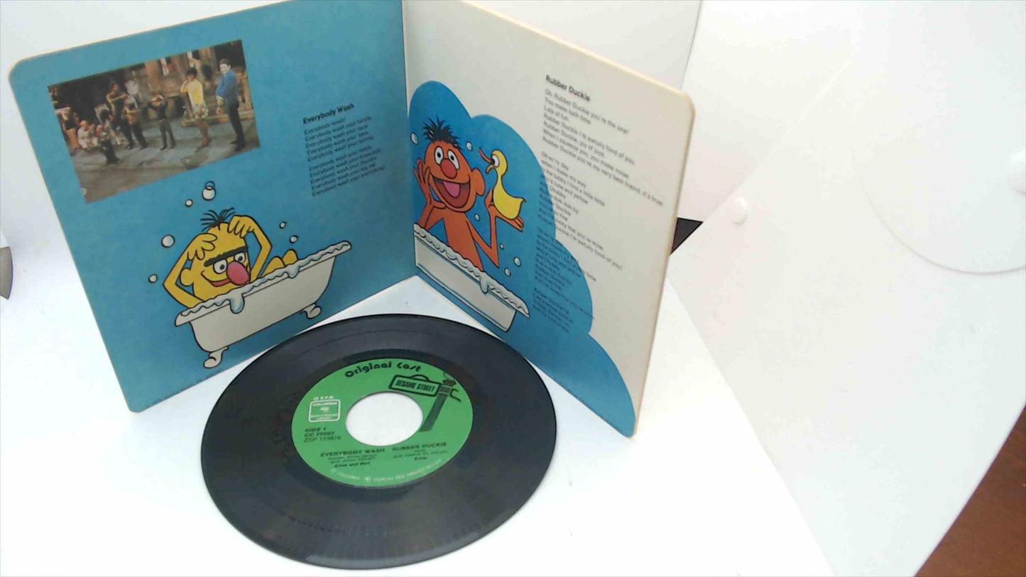 1970 Sesame Street “Rubber Duckie” Book & 45 RPM Record – Columbia CC 75007 (Ernie, Bert & Gordon)