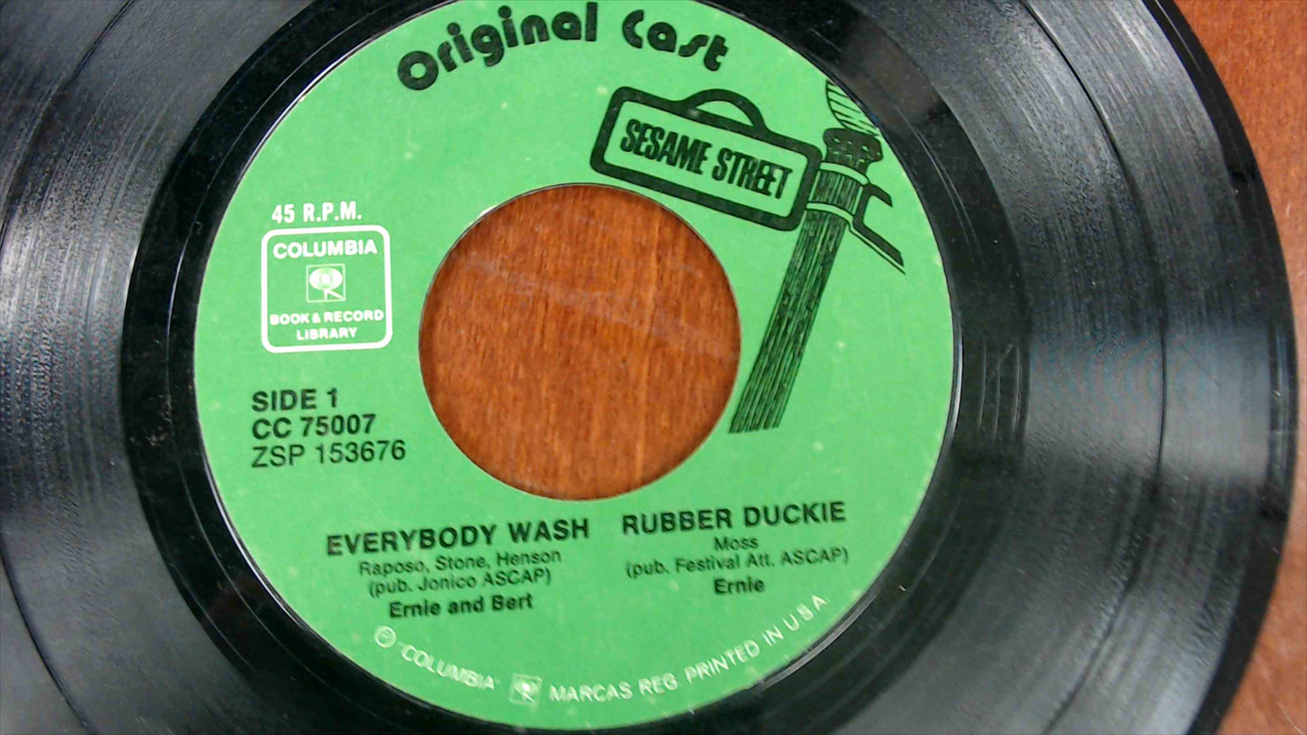 1970 Sesame Street “Rubber Duckie” Book & 45 RPM Record – Columbia CC 75007 (Ernie, Bert & Gordon)