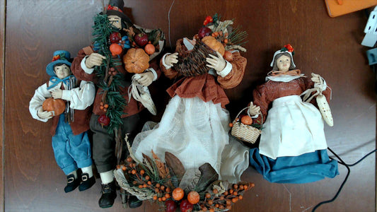 Vintage Harvest Pilgrim Family Figurine Set – Set of 4 Thanksgiving Décor