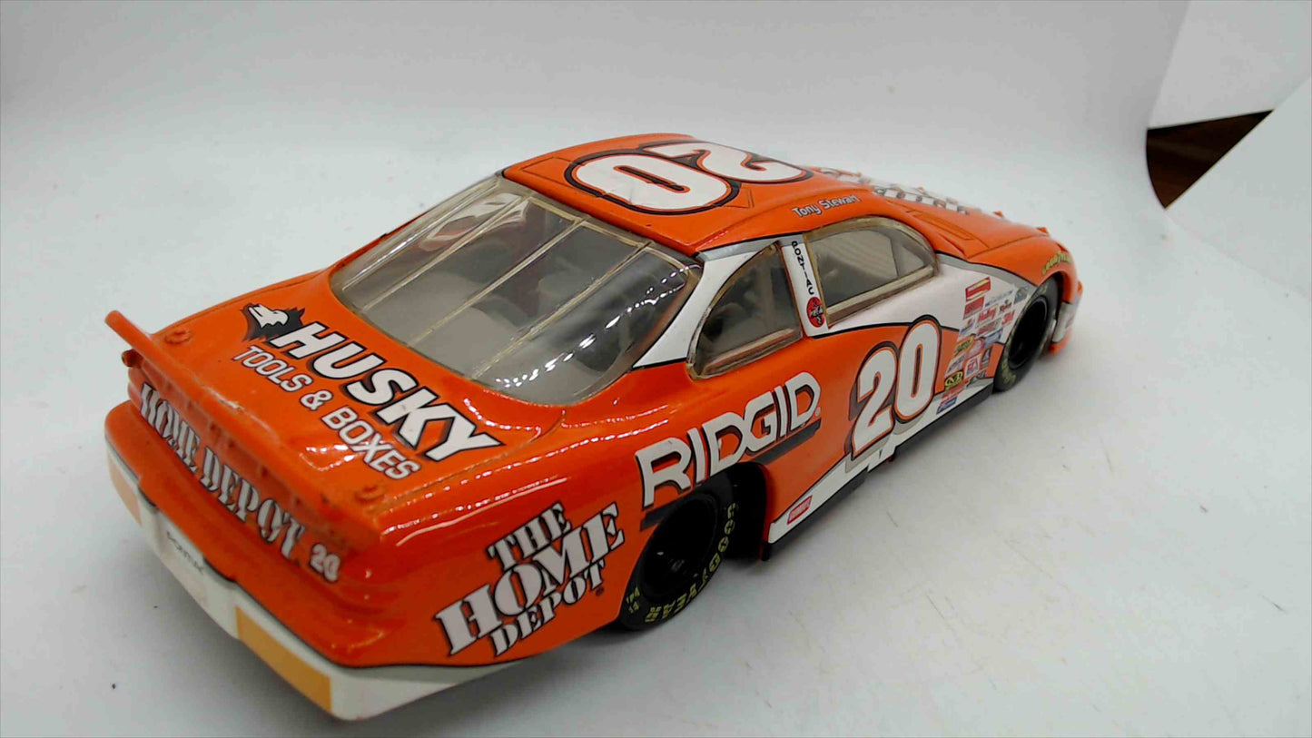 Tony Stewart #20 The Home Depot Pontiac NASCAR Diecast 1:24 – Rigid / Husky Tools