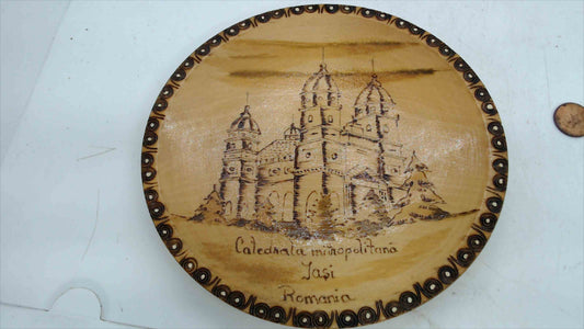 Handmade Romanian Pyrography Souvenir Plate – “Catedrala Mitropolitană, Iași” – 6.5" – S.C. GAPA S.R.L.