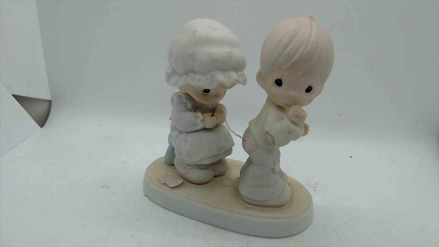 Precious Moments “Sew in Love” Figurine – 1987 Samuel J. Butcher – Enesco #106844 – Taiwan R.O.C.