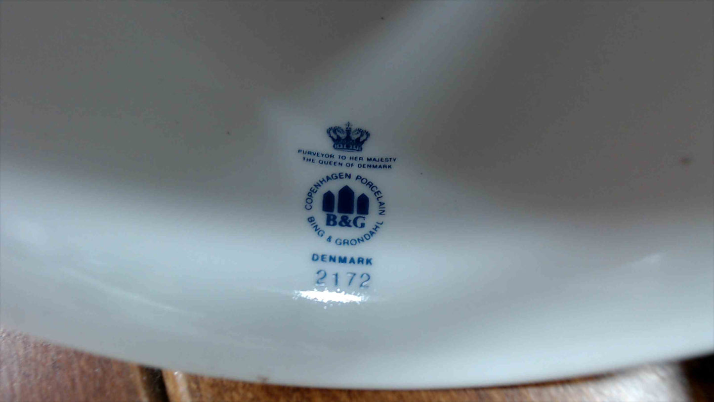 Bing & Grøndahl Copenhagen Porcelain Bell #2172 – Blue Floral – 4" – Danbury Mint Exclusive – Denmark