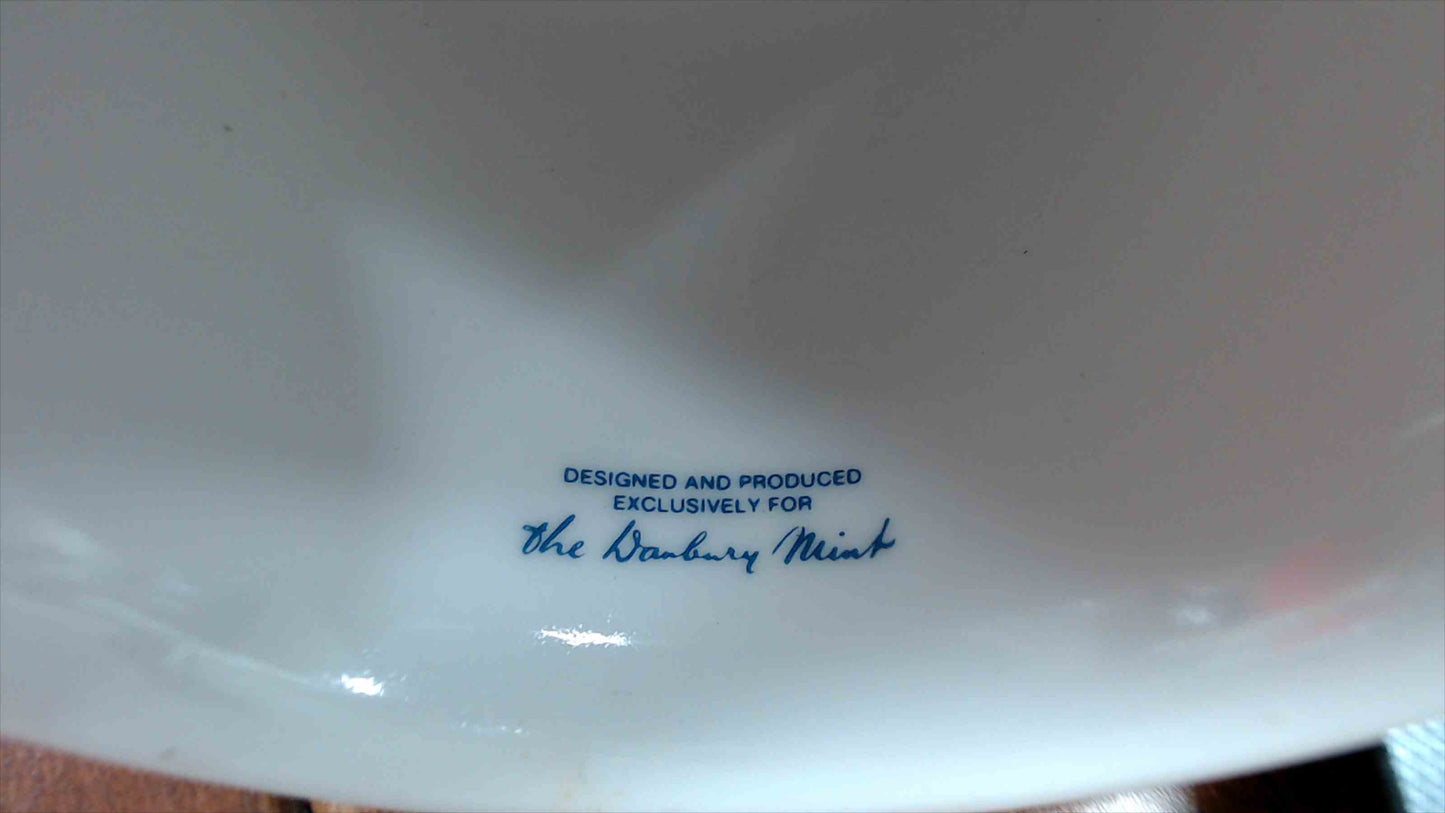 Bing & Grøndahl Copenhagen Porcelain Bell #2172 – Blue Floral – 4" – Danbury Mint Exclusive – Denmark