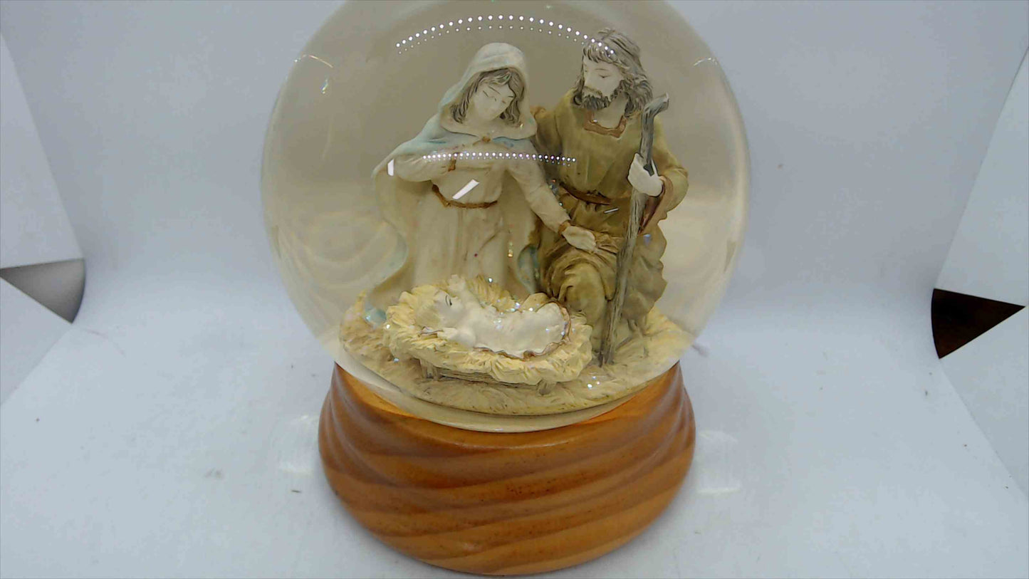 Vintage Nativity Musical Snow Globe w/ Wood Base – Holy Family Scene – Tested Works – ~7.5” Tall (Made in Taiwan)