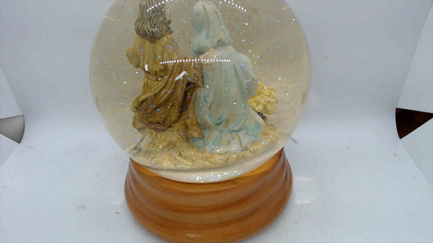 Vintage Nativity Musical Snow Globe w/ Wood Base – Holy Family Scene – Tested Works – ~7.5” Tall (Made in Taiwan)