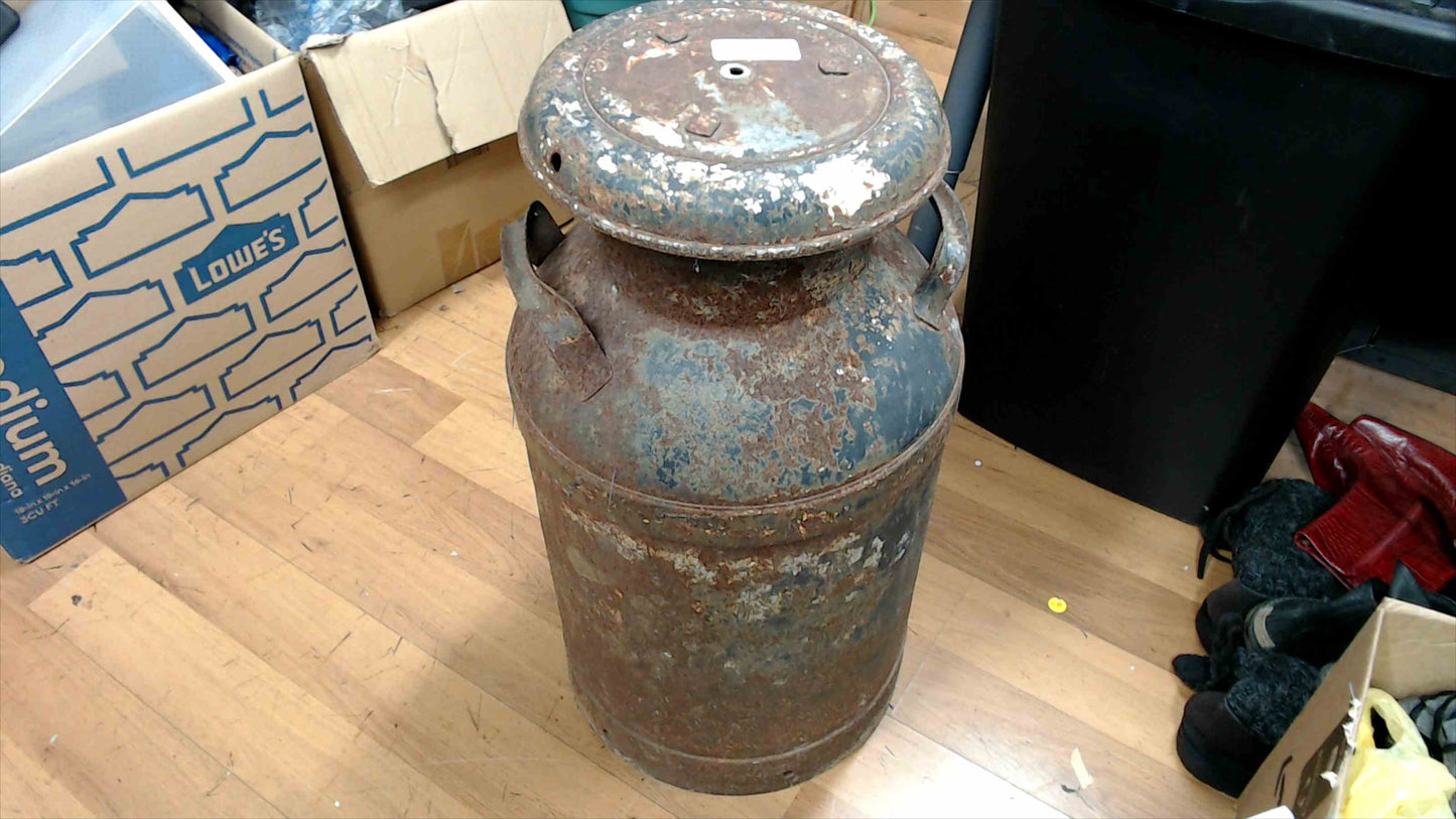 Rustic Vintage Metal Dairy Milk Can w/ Lid – 25" Tall, 25 lb – Farmhouse Decor