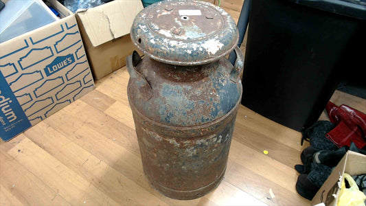 Rustic Vintage Metal Dairy Milk Can w/ Lid – 25" Tall, 25 lb – Farmhouse Decor