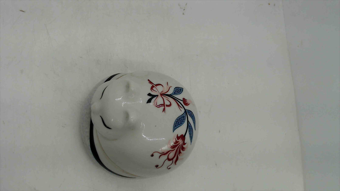Elizabeth Arden Japan Sleeping Cat Ceramic Candle Jar – 2.5" x 3.5"