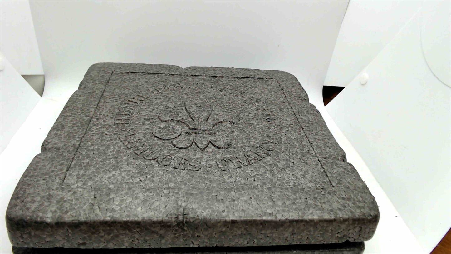Henri d’Arceau Limoges Noël Vitrail “Dans La Crèche” Collector Plate w/ COA & Original Box (1976)