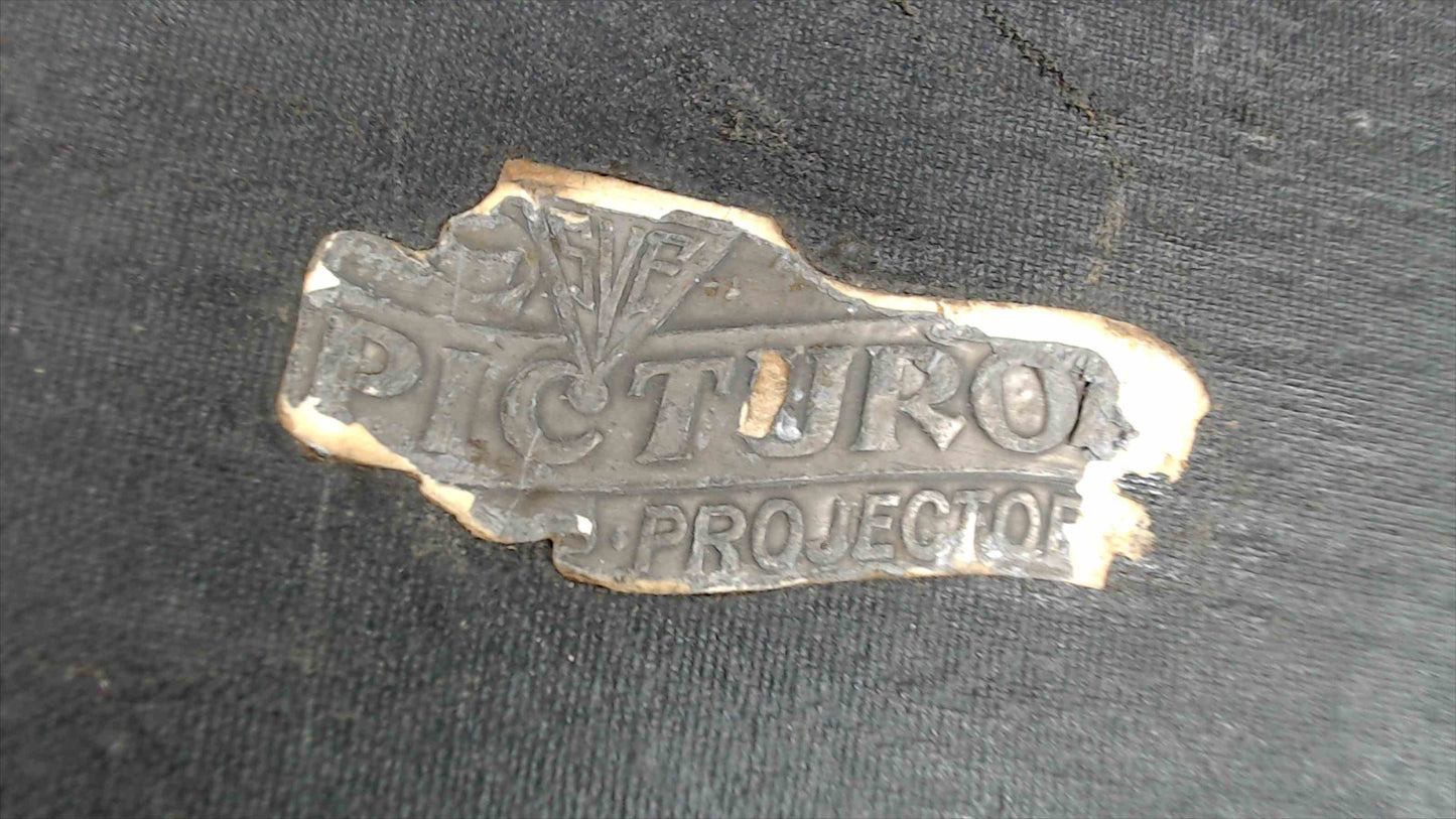 Vintage SVF “Picturo” Tri-Purpose Projector Model AAA w/ 2-Slide Changer & Case