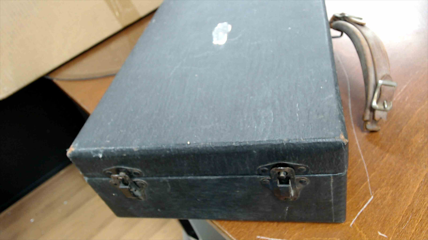 Vintage SVF “Picturo” Tri-Purpose Projector Model AAA w/ 2-Slide Changer & Case