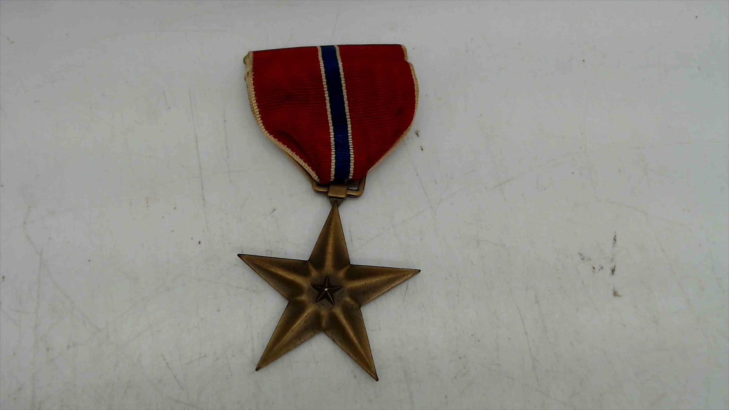 WWII U.S. Army Bronze Star Medal w/ Original Presentation Case – Rare Vintage Military Award