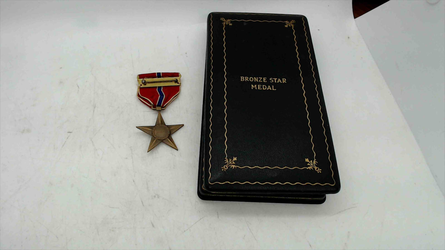 WWII U.S. Army Bronze Star Medal w/ Original Presentation Case – Rare Vintage Military Award