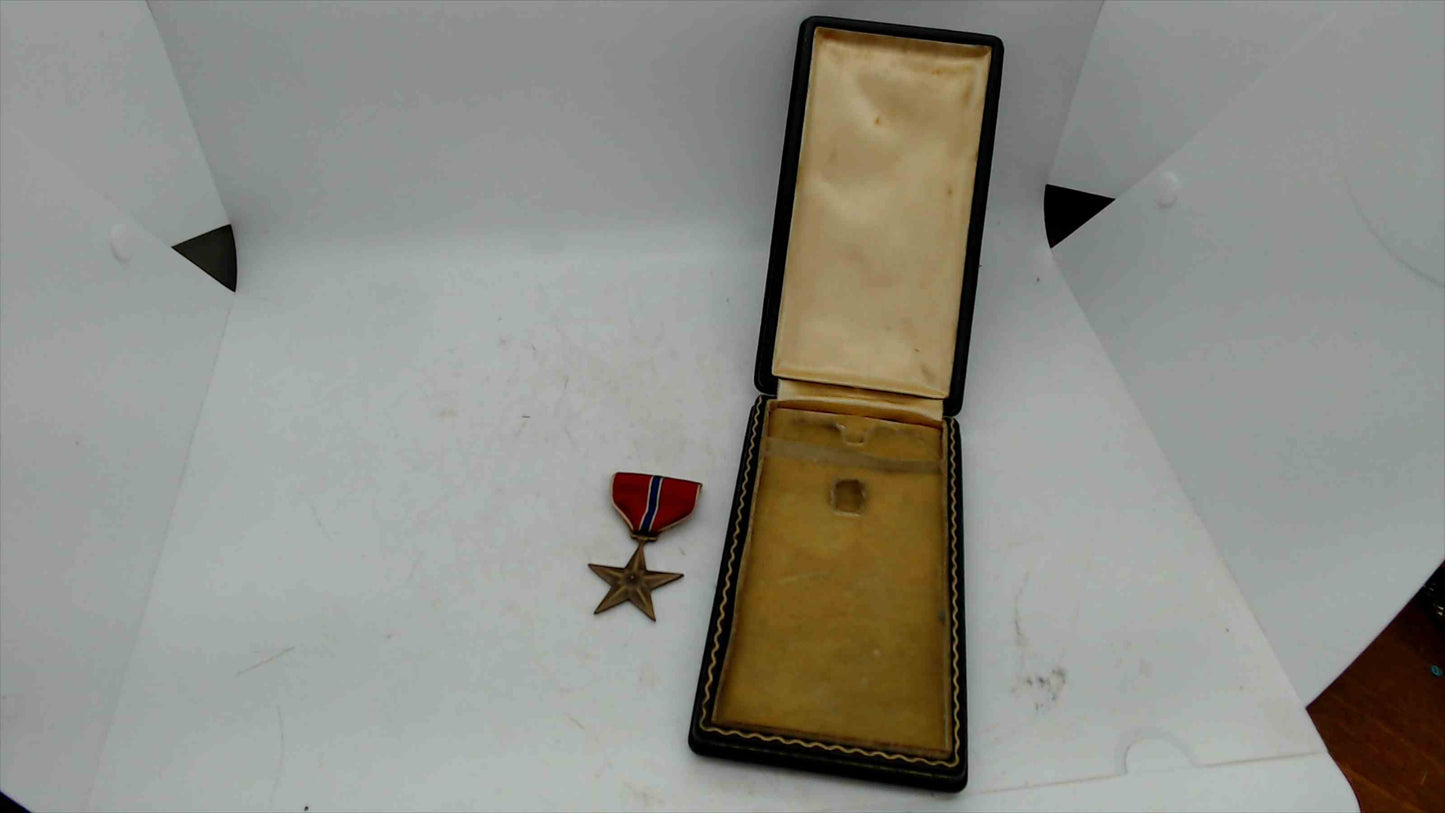 WWII U.S. Army Bronze Star Medal w/ Original Presentation Case – Rare Vintage Military Award