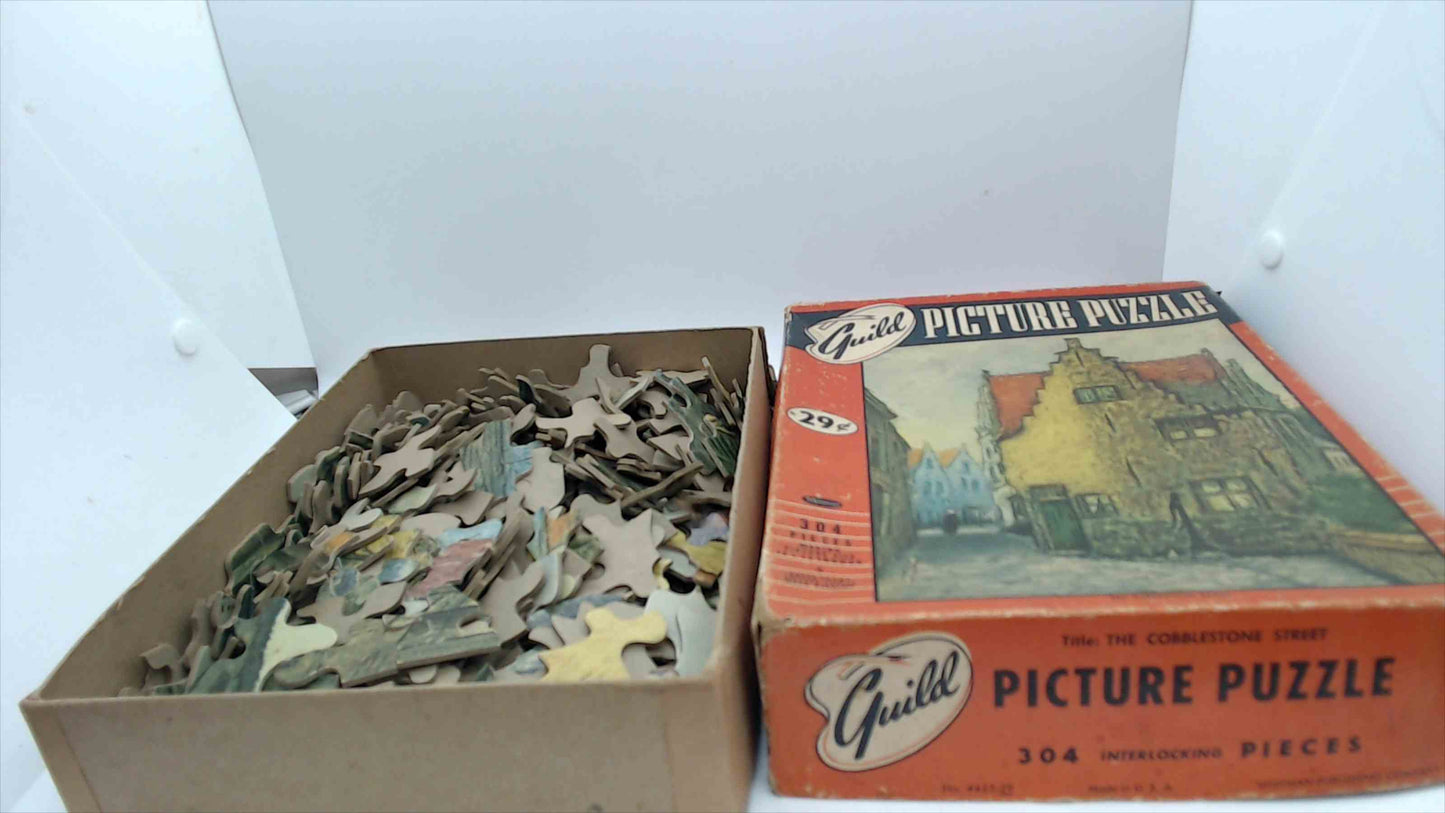 The Cobblestone Street Vintage Jigsaw Puzzle - 304 Pieces