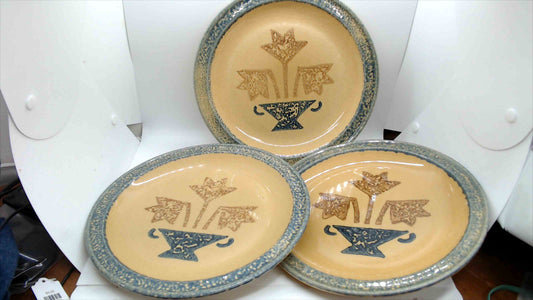 Vintage Pfaltzgraff USA Art Deco Plates Set of 3 - Urn & Flowers Design - 10"