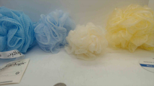 Mesh Bath Pouf Loofah Sponge Set of 4 – Cleanlogic & Essence of Beauty, Blue White Yellow, New with Tags