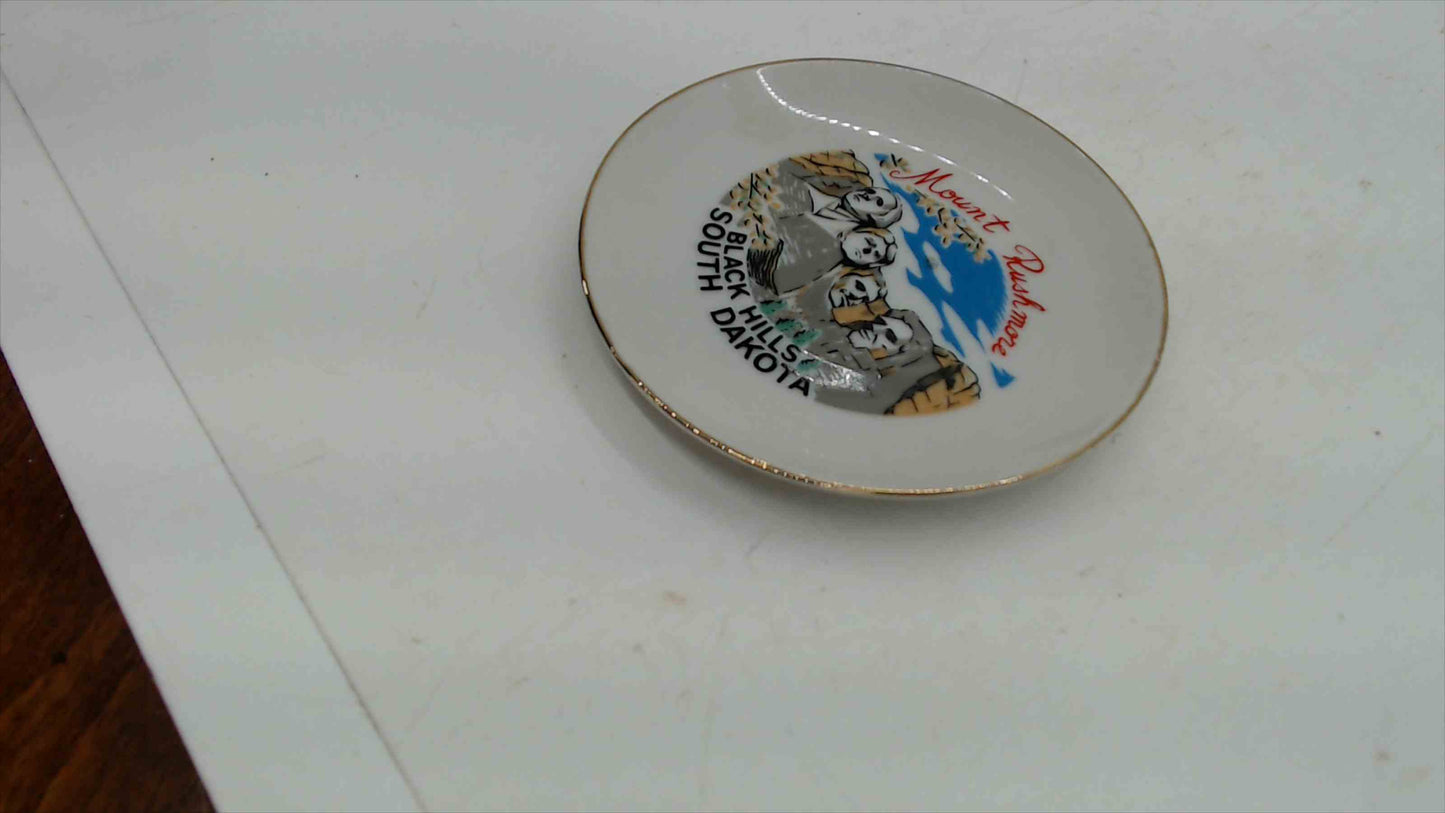 Vintage Mount Rushmore Black Hills South Dakota Souvenir Mini Plate — Japan, Gold Rim, 4"