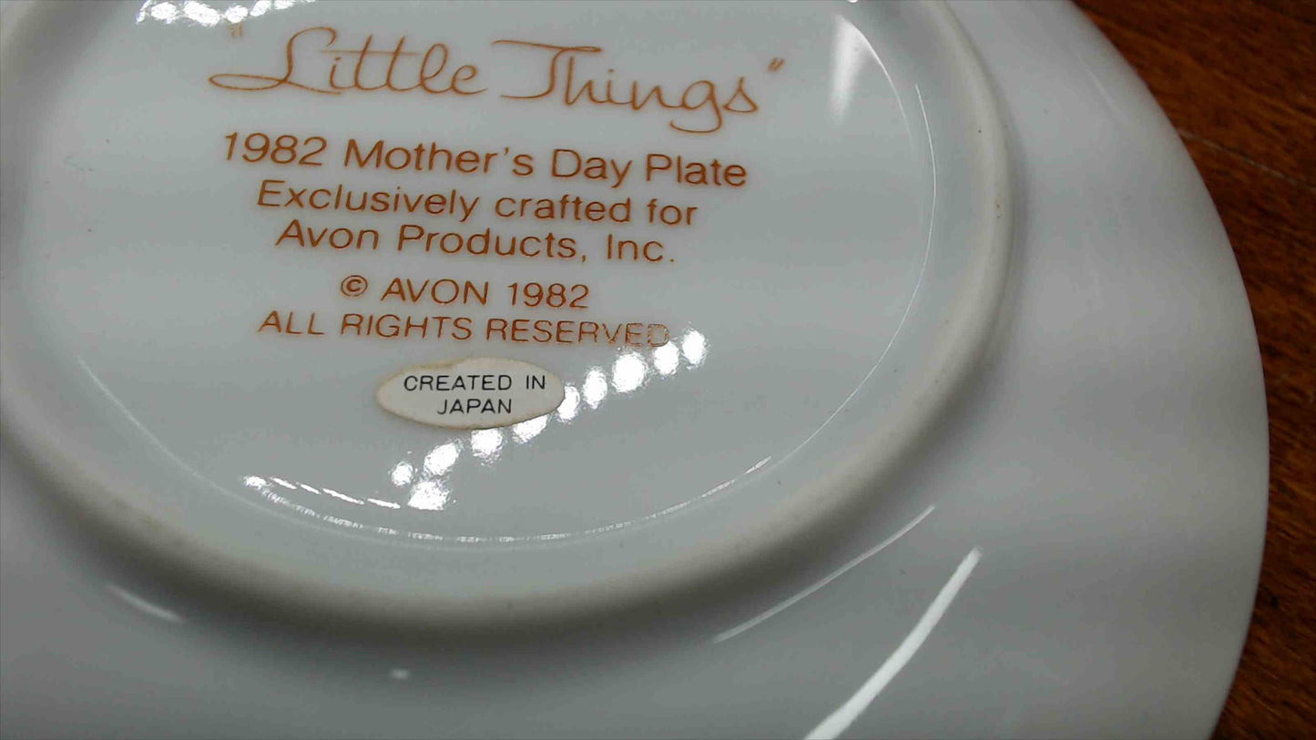 Avon 1982 Mother's Day Collector Plate — "Little Things Mean A Lot," Boy with Puppy & Daisies, Gold Rim, 5"