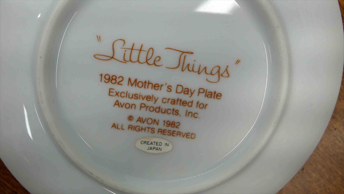 Avon 1982 Mother's Day Collector Plate — "Little Things Mean A Lot," Boy with Puppy & Daisies, Gold Rim, 5"