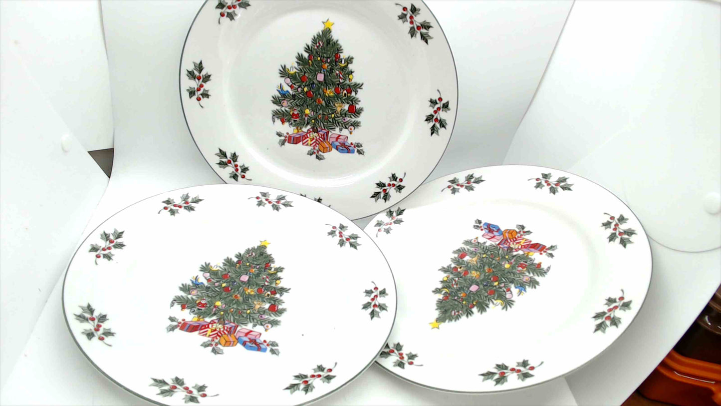 Gibson Everyday Christmas Tree Dinner Plates — Set of 3, 10" Holly & Berry Pattern
