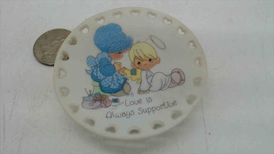 Enesco Precious Moments "Love Is Always Supportive" Miniature Reticulated Plate — 2.5", 1993, Made in China